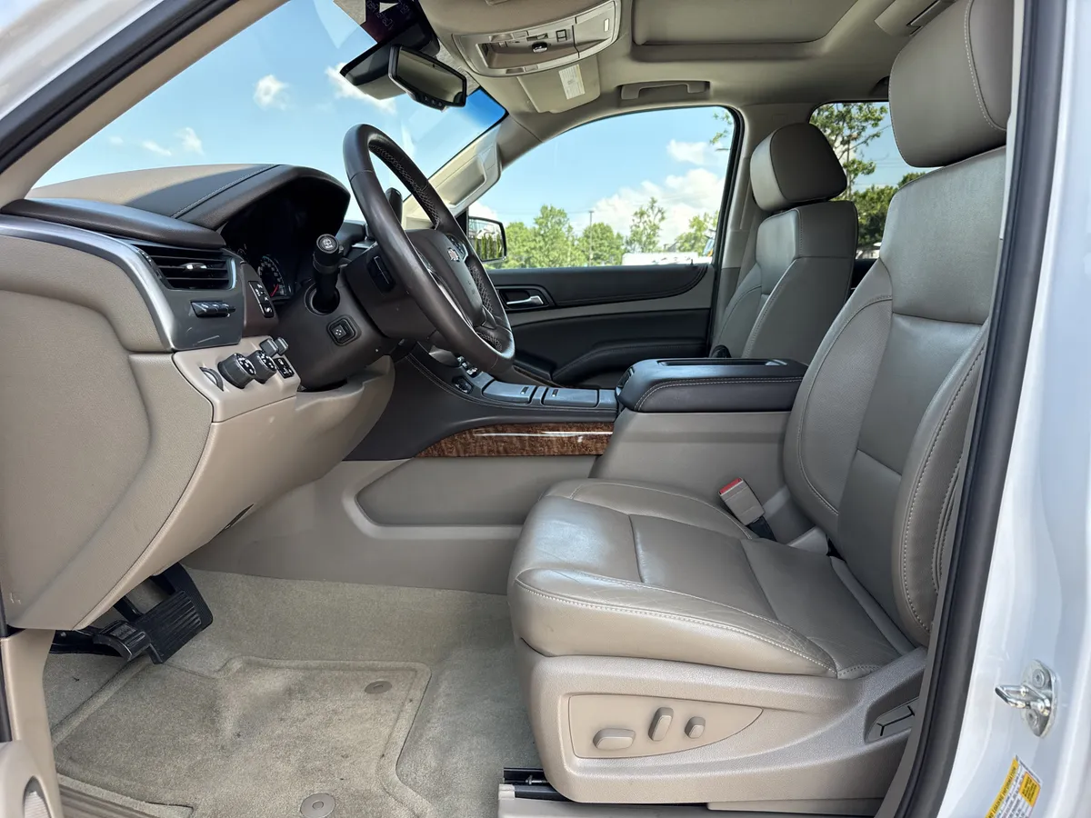2016 Chevrolet Tahoe LTZ thumbnail 16