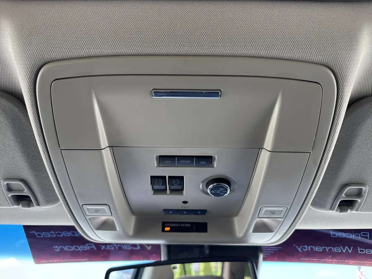 2016 Chevrolet Tahoe LTZ thumbnail 19