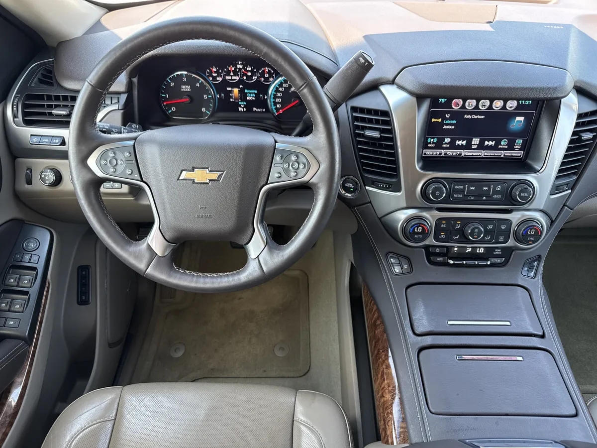 2016 Chevrolet Tahoe LTZ thumbnail 24