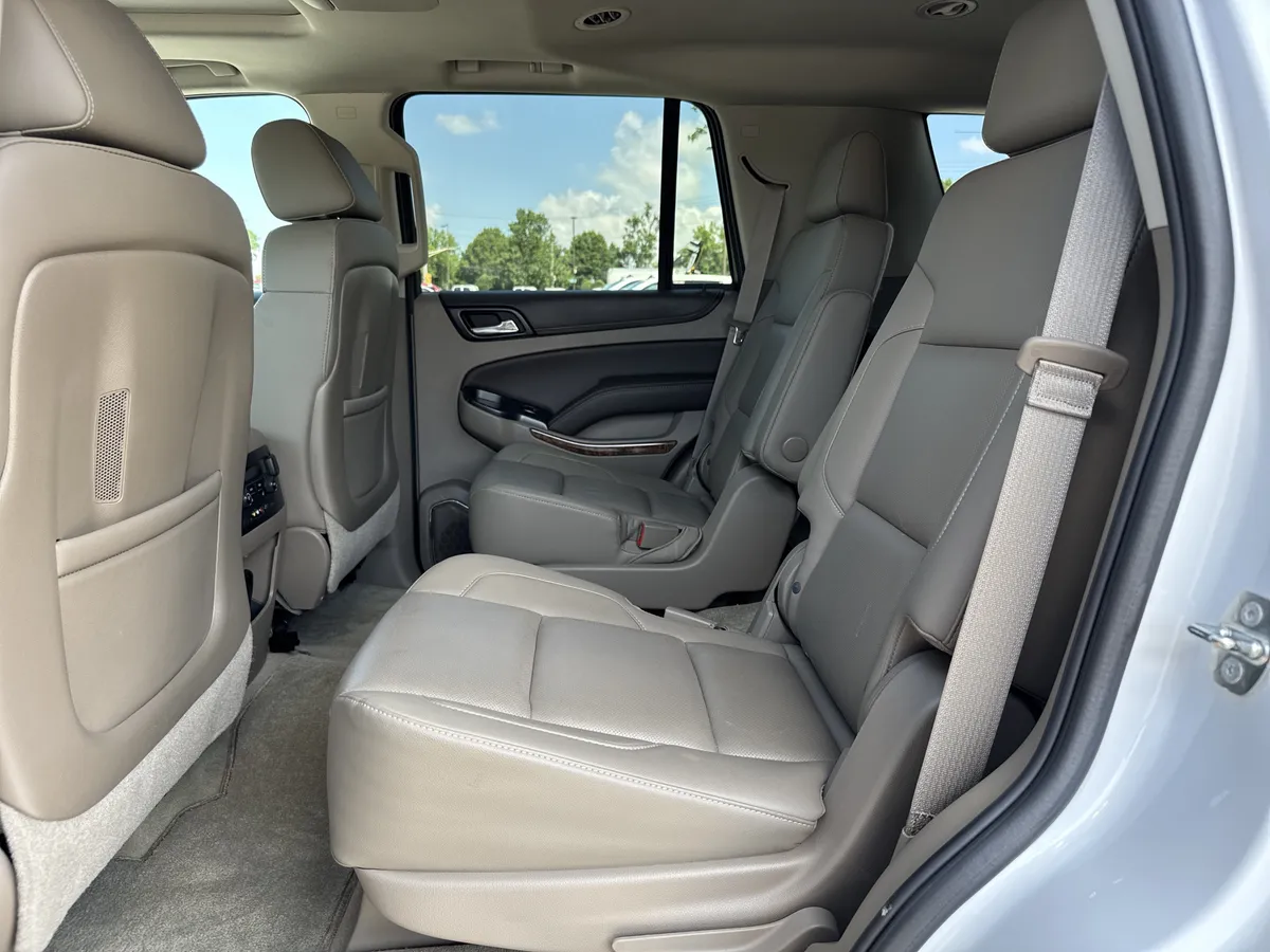 2016 Chevrolet Tahoe LTZ thumbnail 34