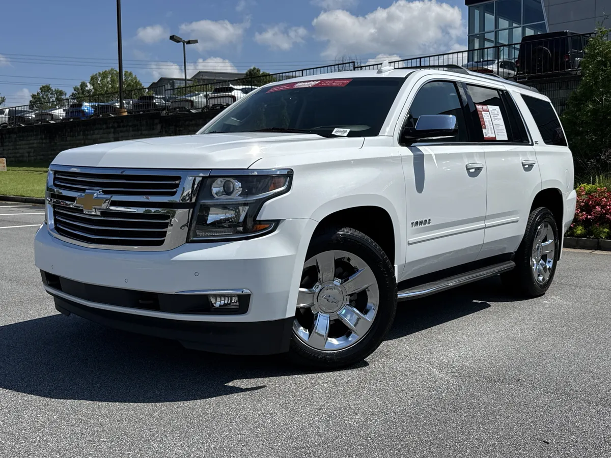2016 Chevrolet Tahoe LTZ thumbnail 4