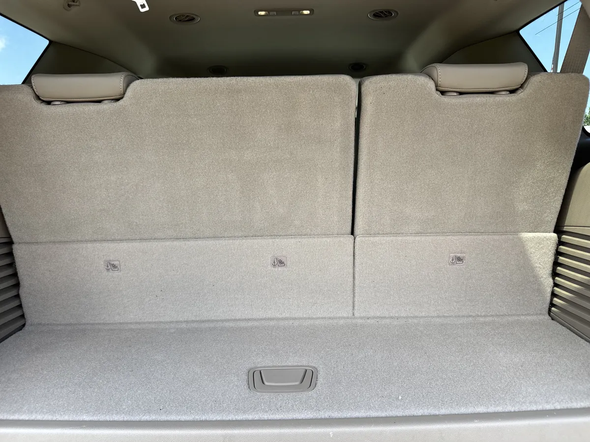 2016 Chevrolet Tahoe LTZ thumbnail 40