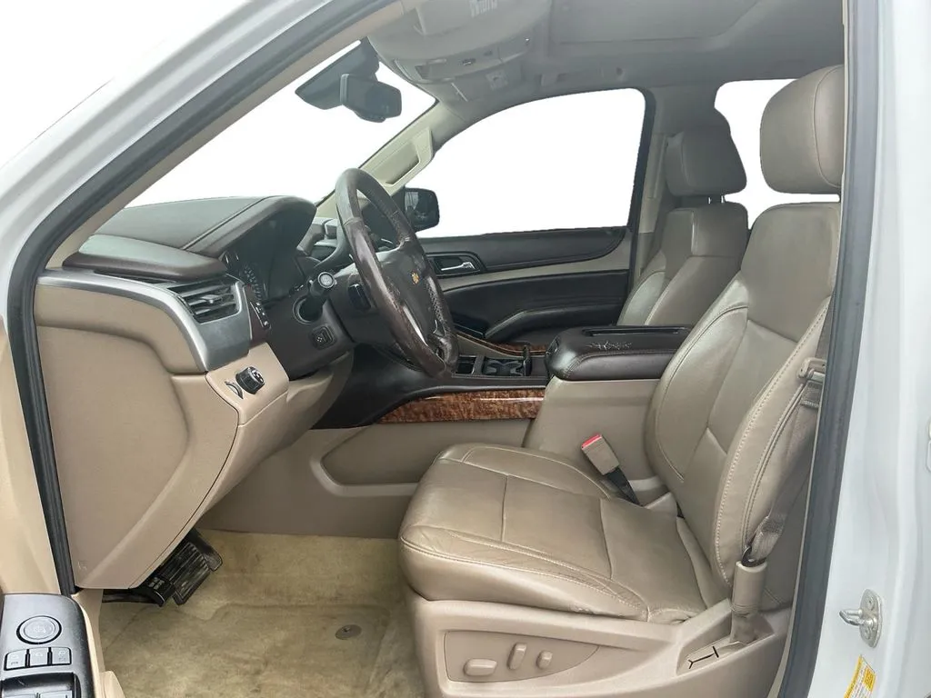 2016 Chevrolet Tahoe LTZ thumbnail 14