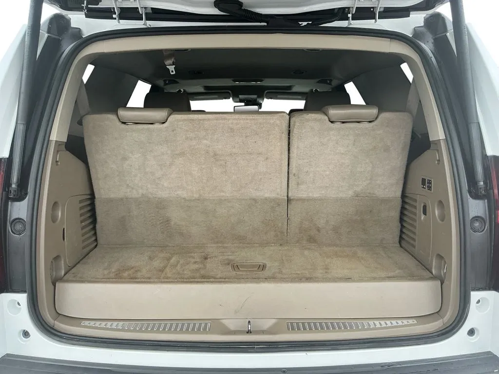 2016 Chevrolet Tahoe LTZ thumbnail 24
