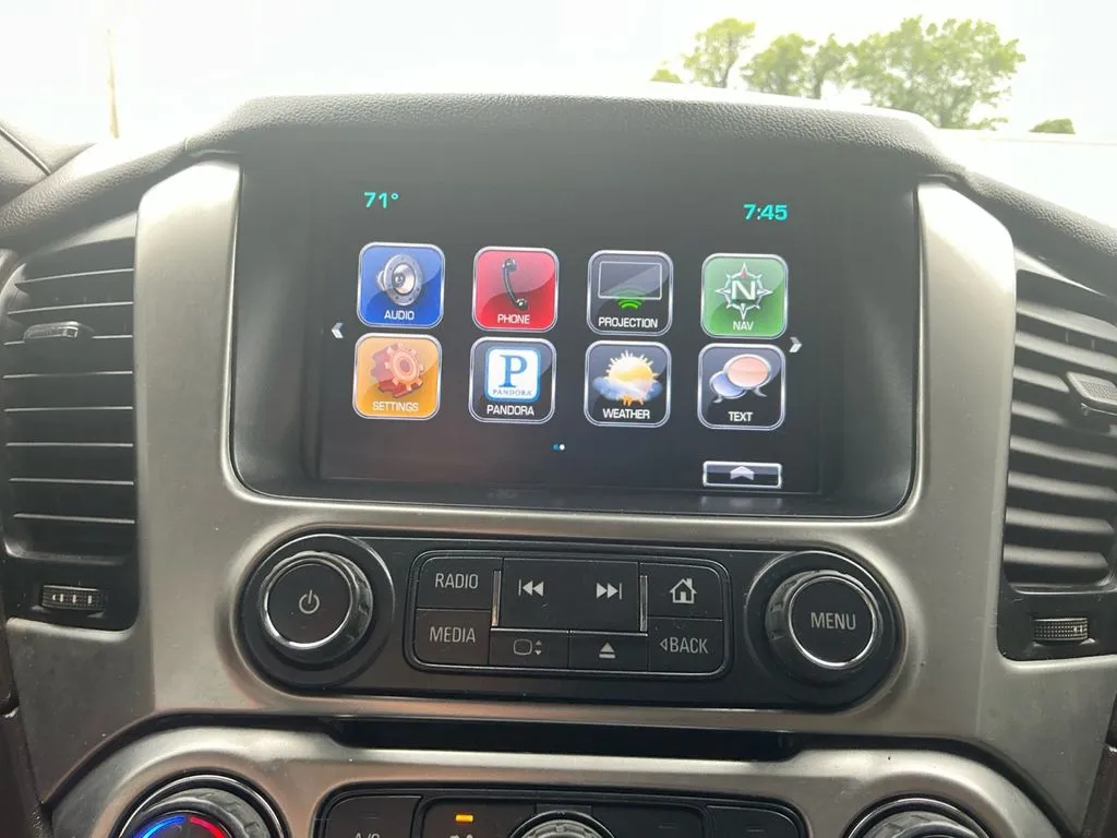 2016 Chevrolet Tahoe LTZ thumbnail 26