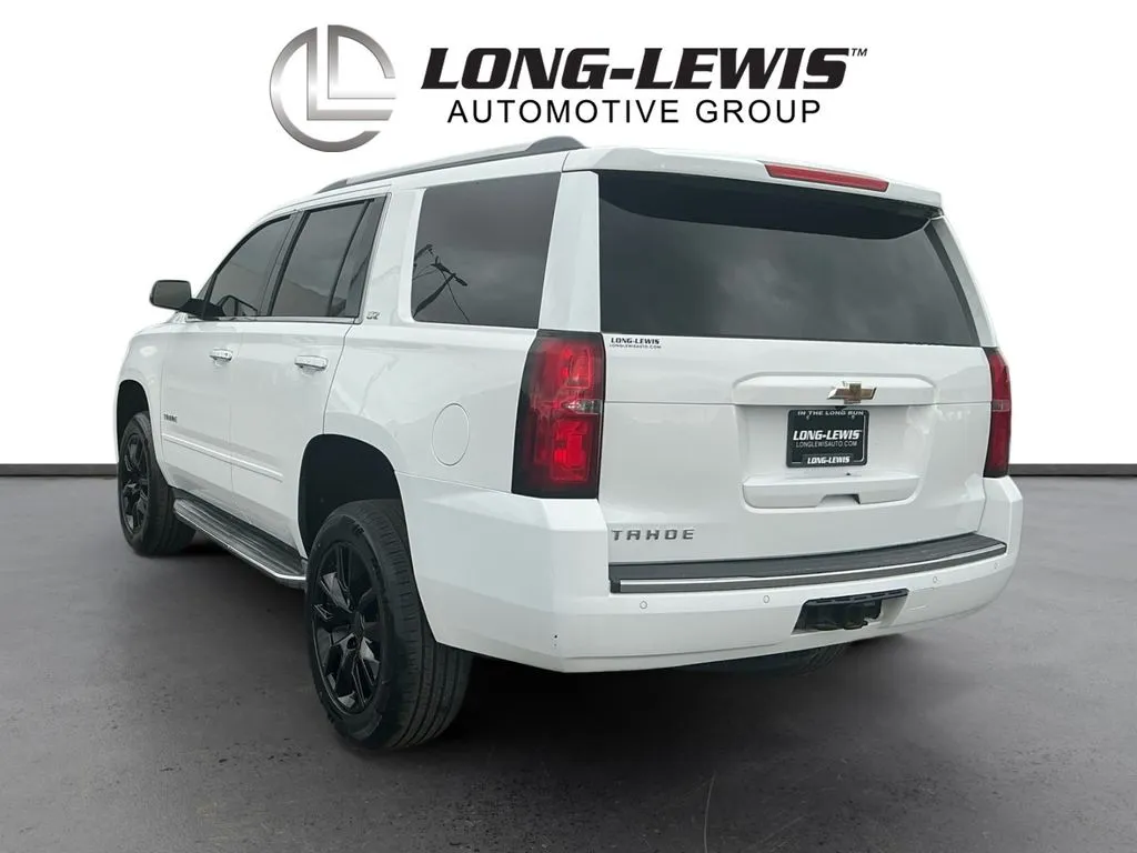 2016 Chevrolet Tahoe LTZ thumbnail 4