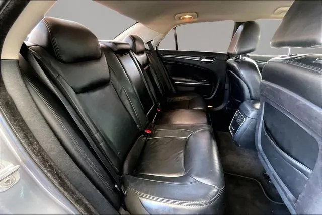 2016 Chrysler 300 Limited thumbnail 20