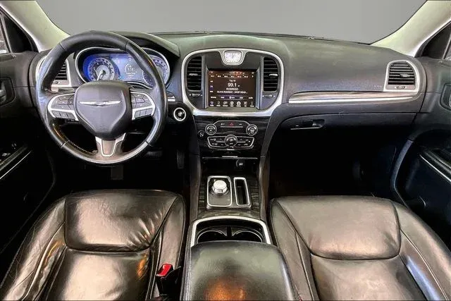 2016 Chrysler 300 Limited thumbnail 7