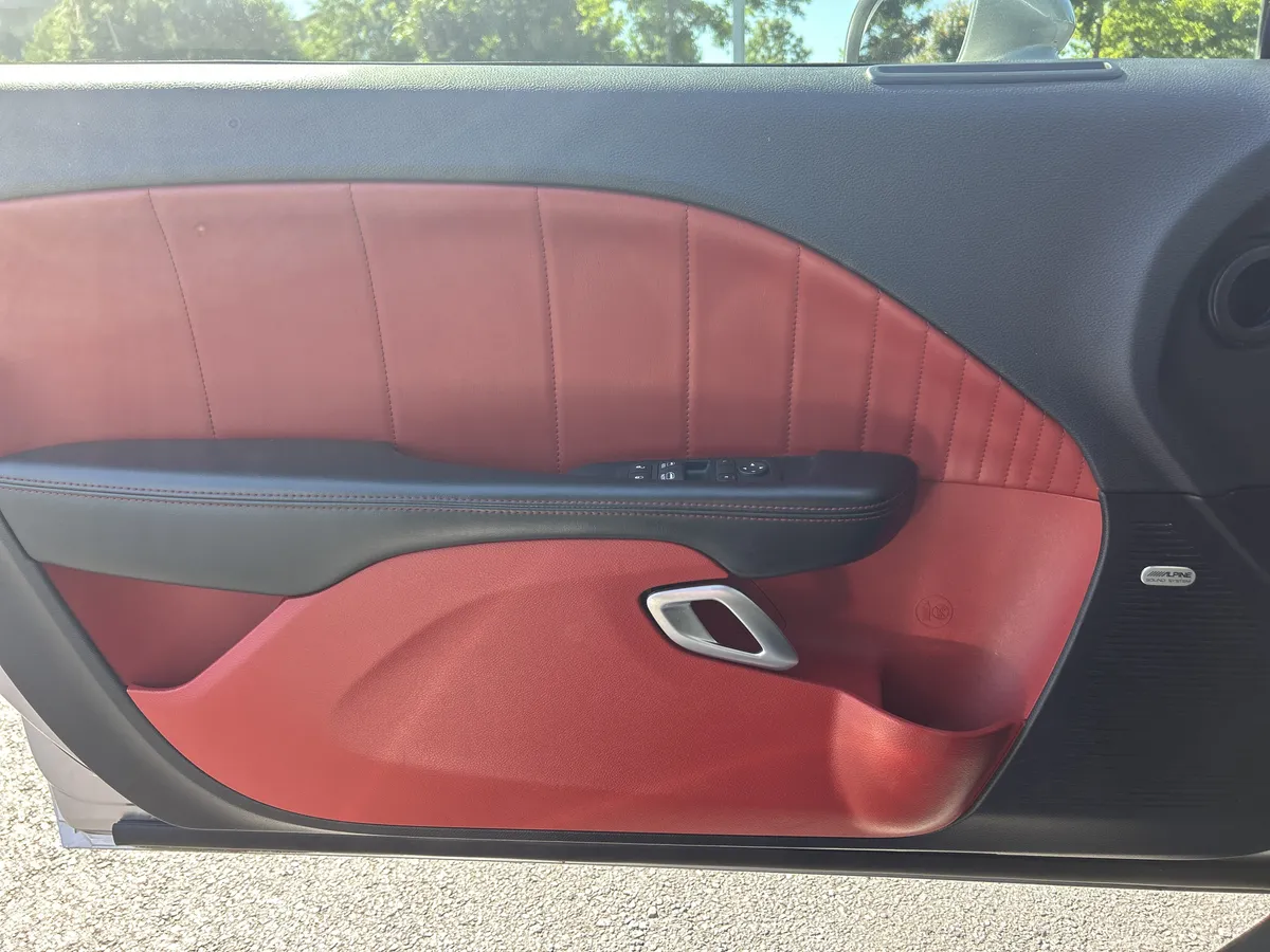 2016 Dodge Challenger R/T Plus Shaker thumbnail 14