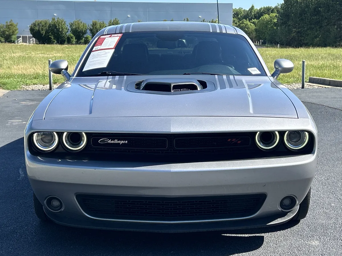 2016 Dodge Challenger R/T Plus Shaker thumbnail 2