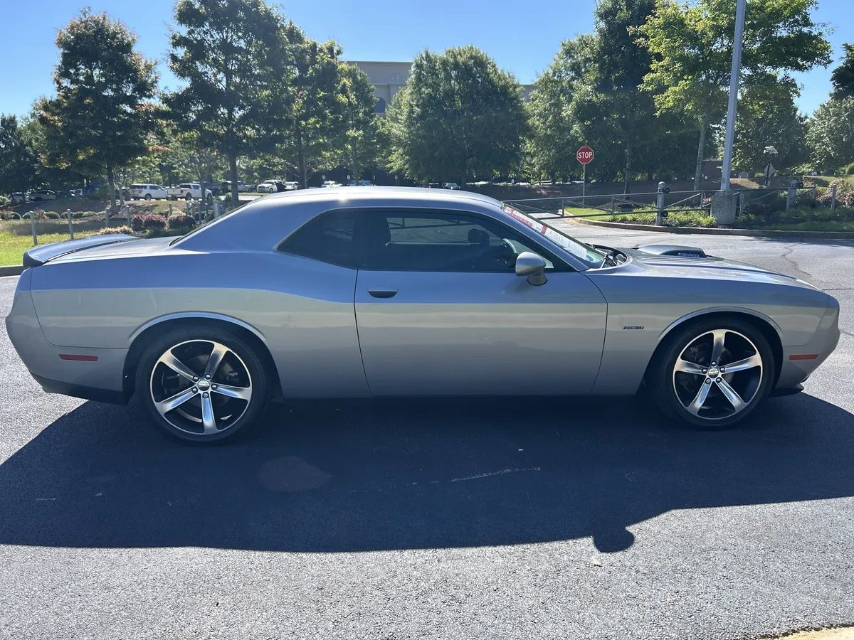 2016 Dodge Challenger R/T Plus Shaker thumbnail 28