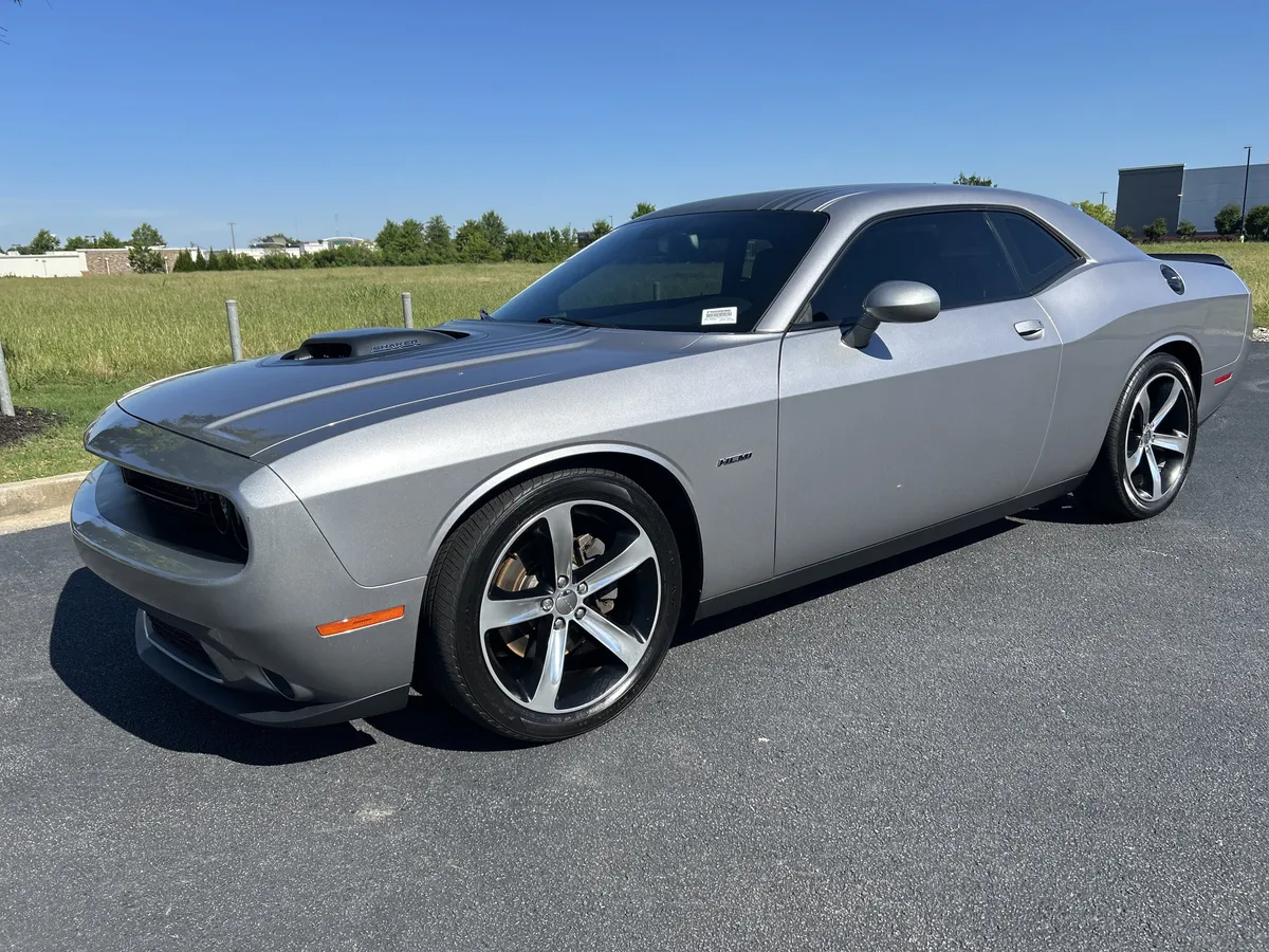 2016 Dodge Challenger R/T Plus Shaker thumbnail 5