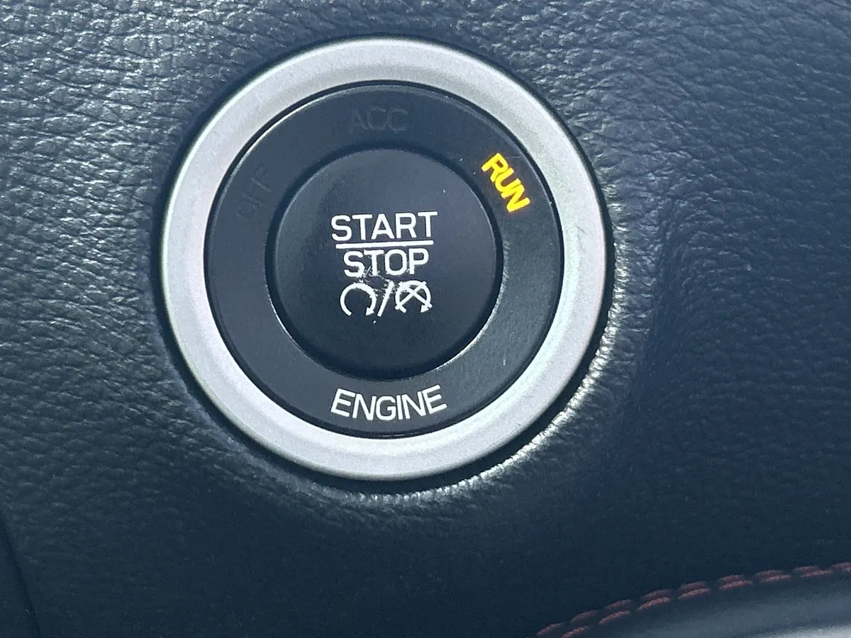 2016 Dodge Challenger R/T Plus Shaker thumbnail 9