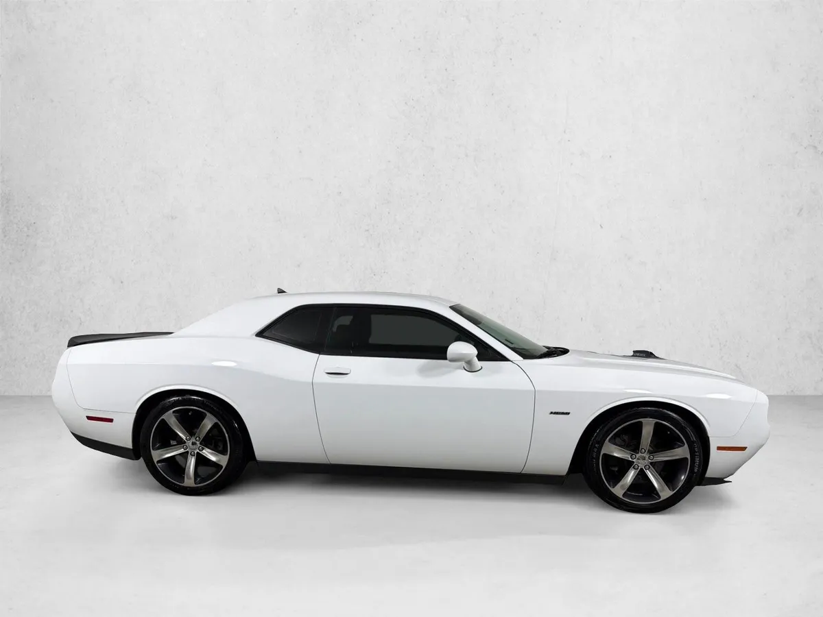 2016 Dodge Challenger R/T Shaker thumbnail 4