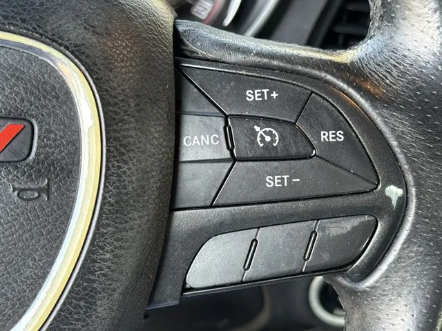 2016 Dodge Challenger SXT thumbnail 20