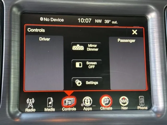 2016 Dodge Challenger SXT thumbnail 25
