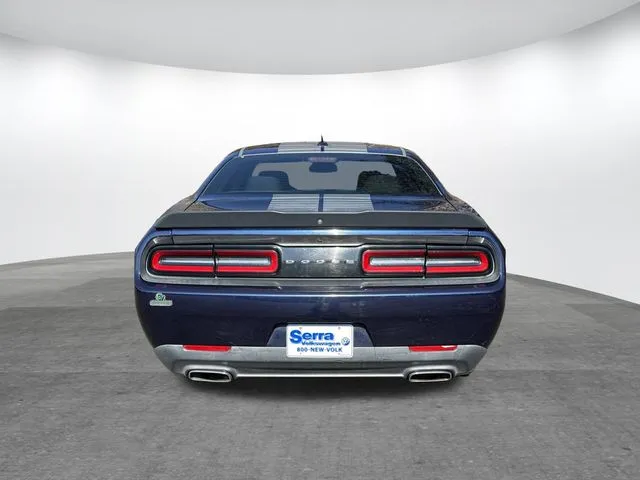 2016 Dodge Challenger SXT thumbnail 8