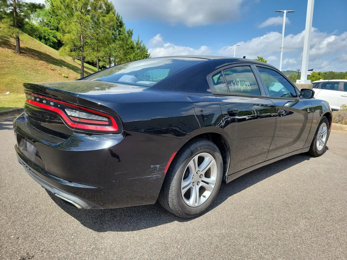 2016 Dodge Charger SE thumbnail 5