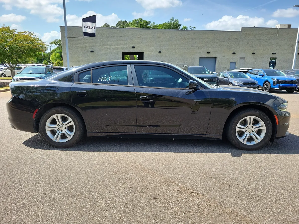 2016 Dodge Charger SE thumbnail 6
