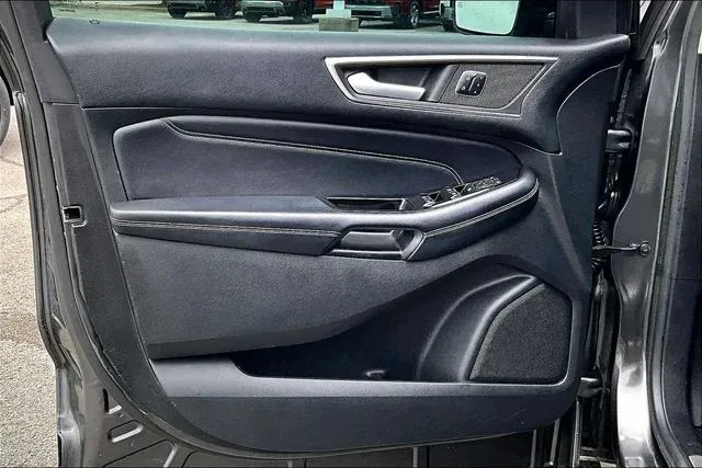 2016 Ford Edge Titanium thumbnail 17