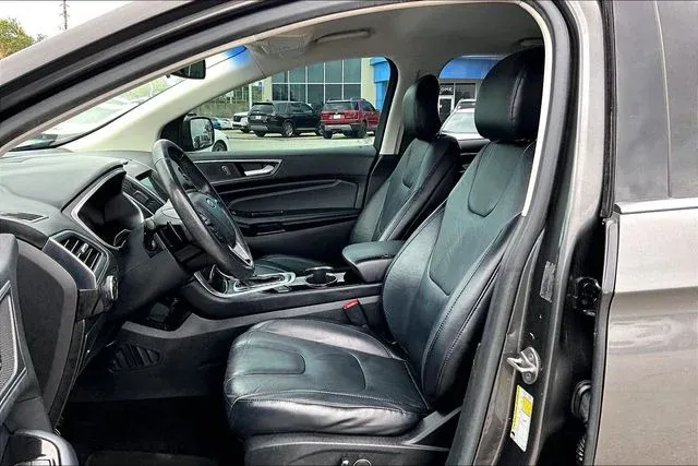 2016 Ford Edge Titanium thumbnail 18