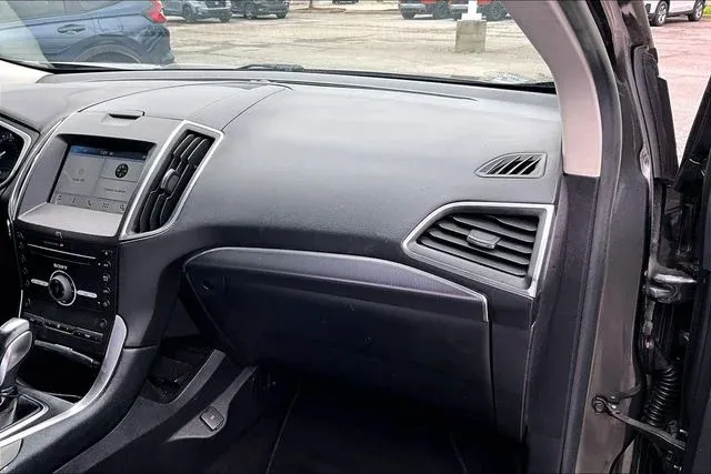 2016 Ford Edge Titanium thumbnail 21