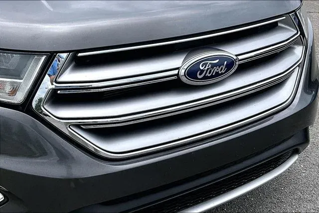 2016 Ford Edge Titanium thumbnail 29