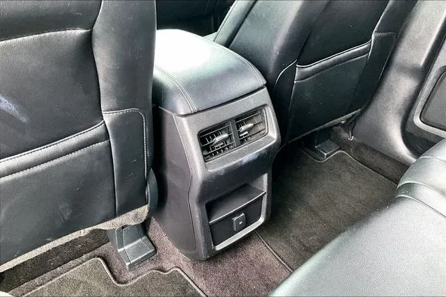 2016 Ford Edge Titanium thumbnail 32