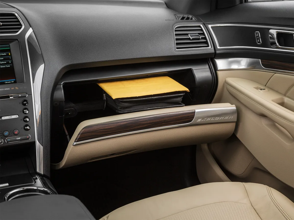 2016 Ford Explorer Limited thumbnail 37
