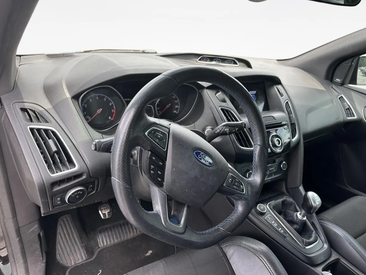 2016 Ford Focus RS thumbnail 10