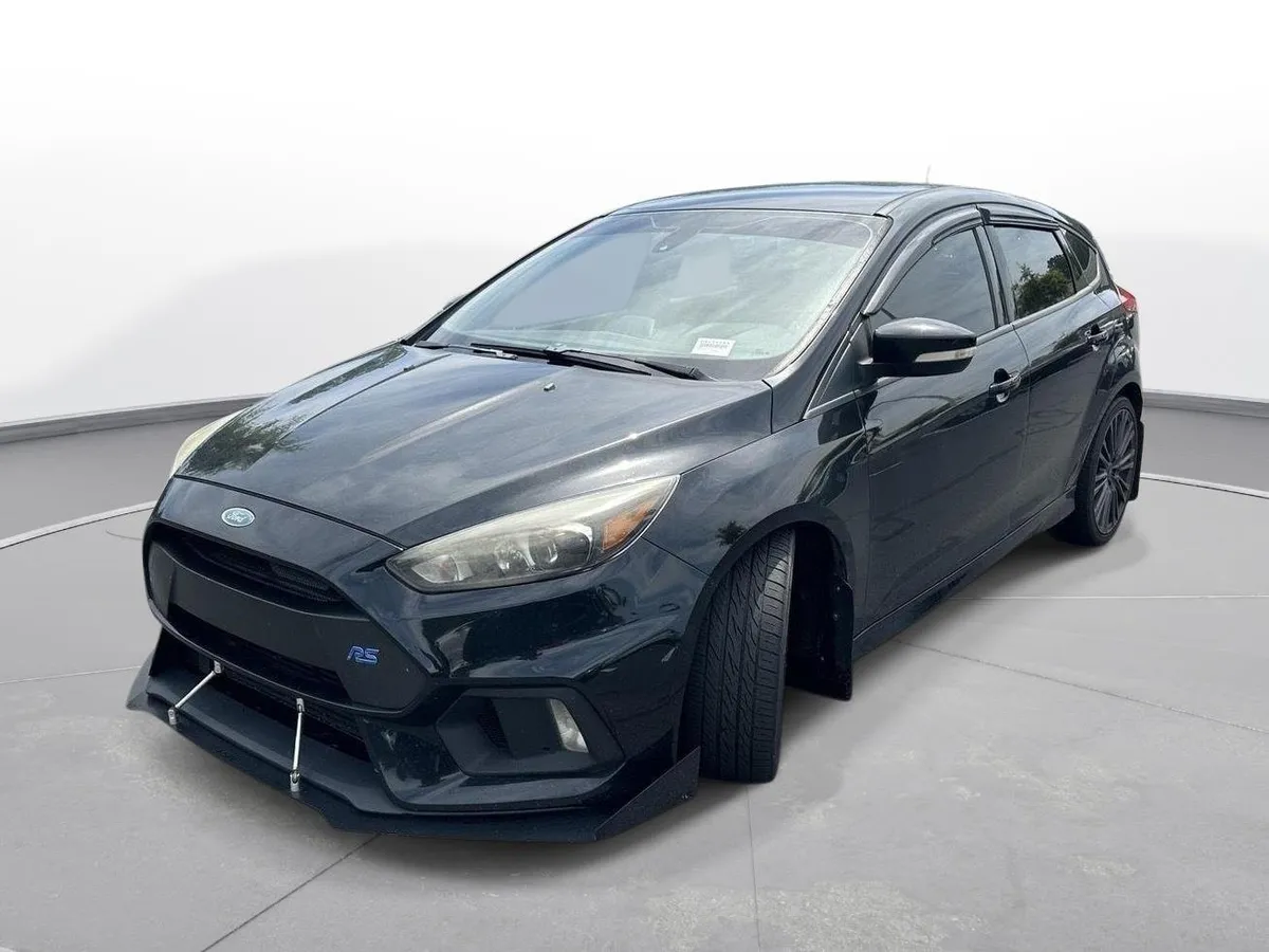 2016 Ford Focus RS thumbnail 2
