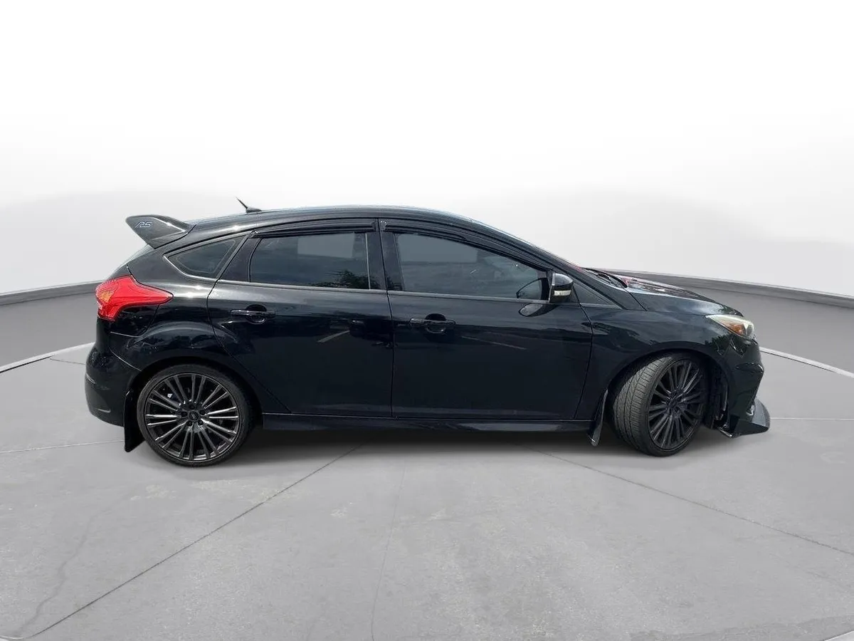 2016 Ford Focus RS thumbnail 5