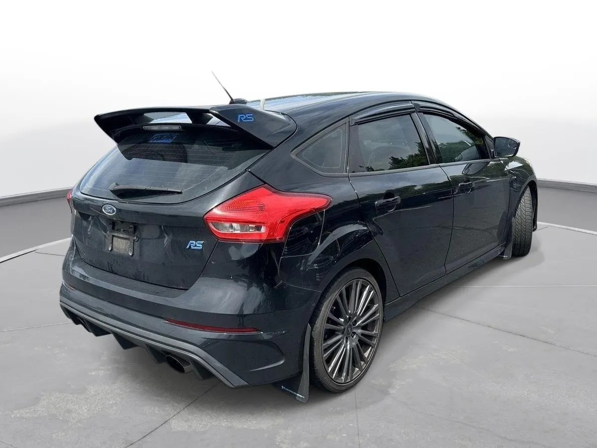 2016 Ford Focus RS thumbnail 6