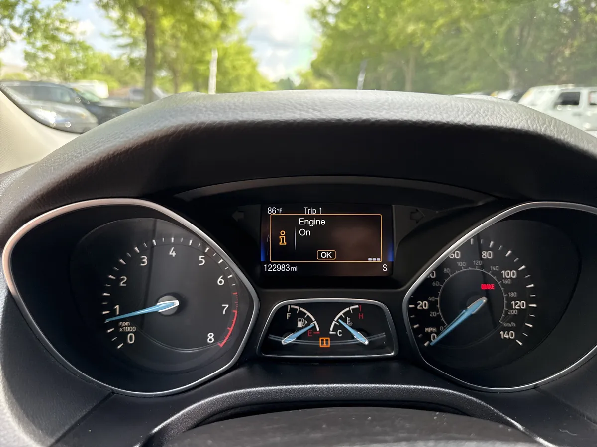 2016 Ford Focus SE thumbnail 26