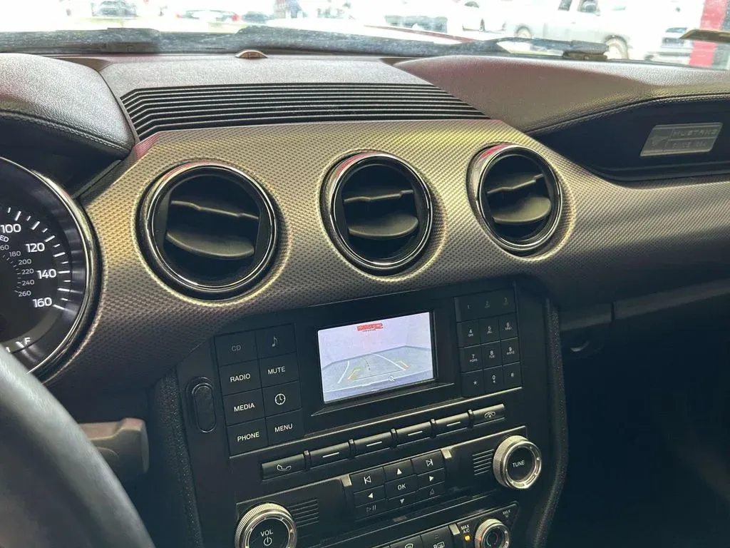 2016 Ford Mustang EcoBoost thumbnail 25