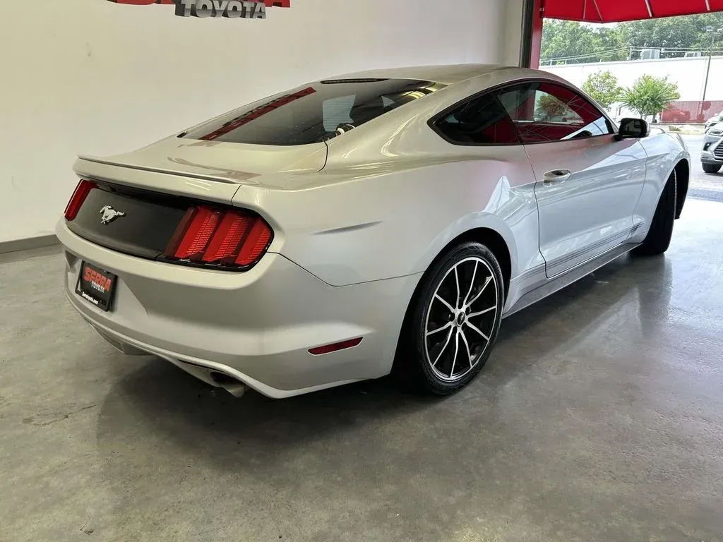 2016 Ford Mustang EcoBoost thumbnail 3
