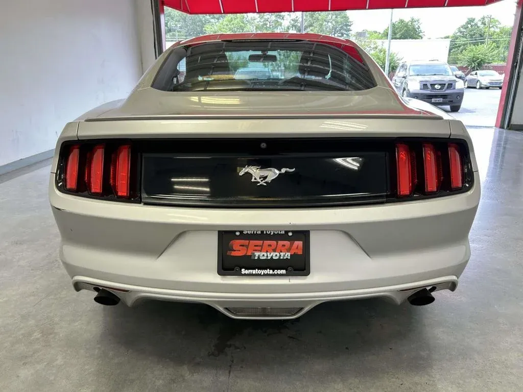 2016 Ford Mustang EcoBoost thumbnail 4