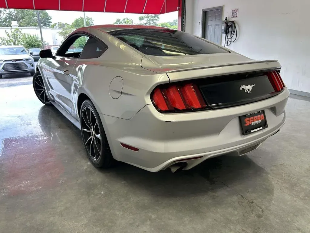 2016 Ford Mustang EcoBoost thumbnail 5