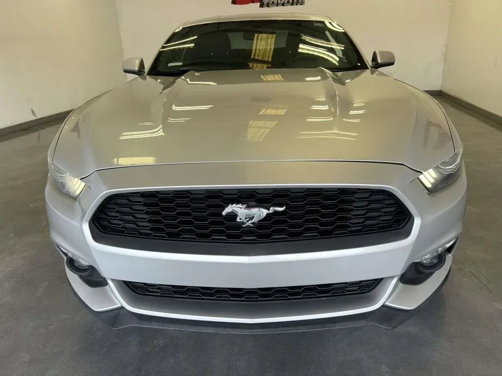 2016 Ford Mustang EcoBoost thumbnail 8