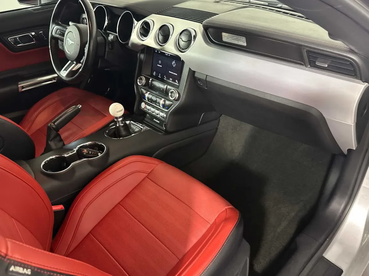 2016 Ford Mustang GT Premium thumbnail 22