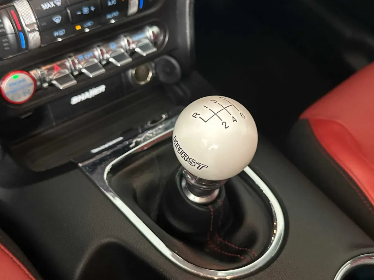 2016 Ford Mustang GT Premium thumbnail 36