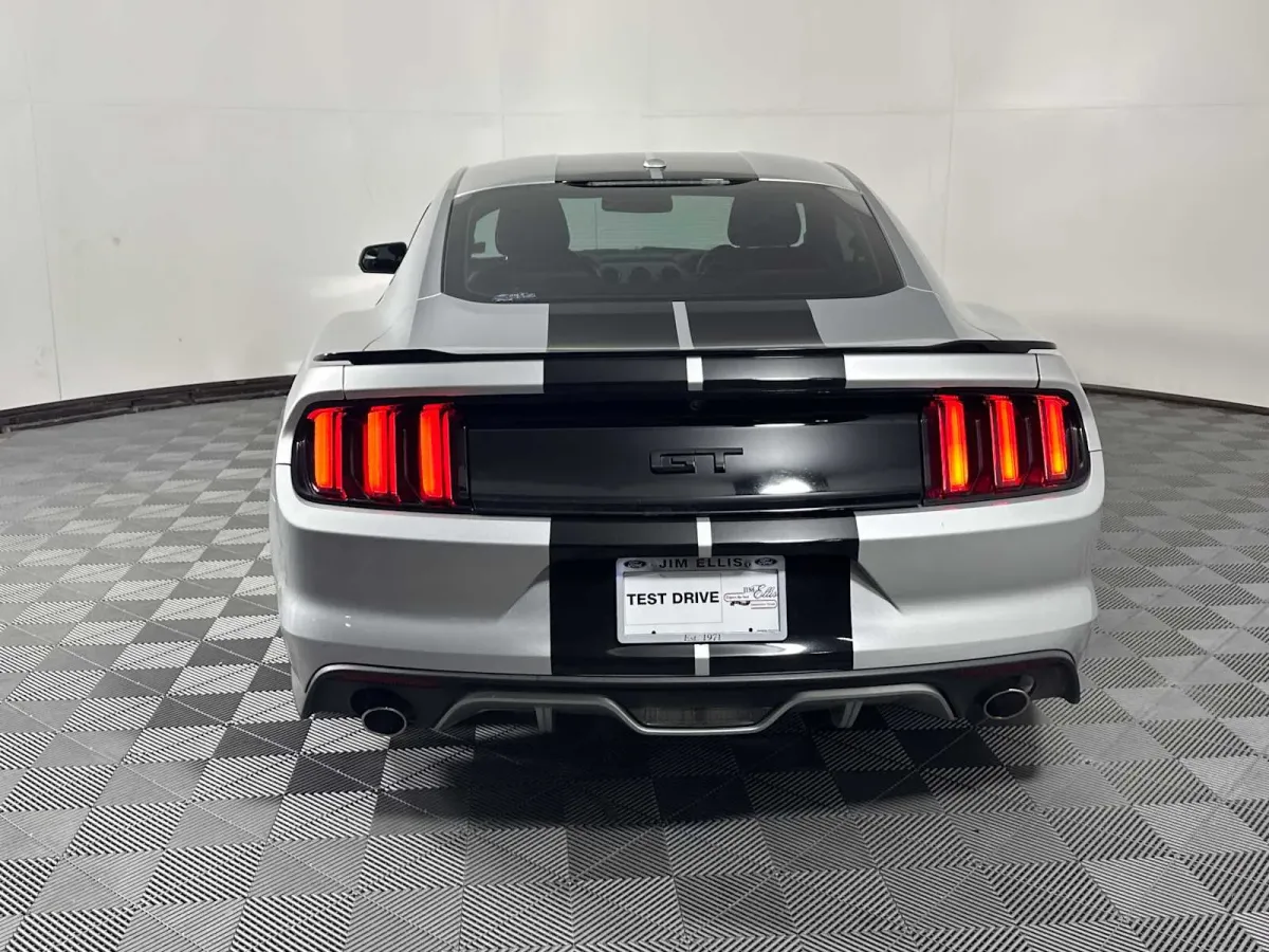 2016 Ford Mustang GT Premium thumbnail 7