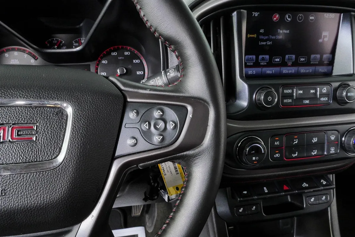2016 GMC Canyon 4WD SLE thumbnail 10