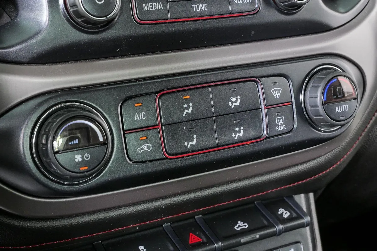 2016 GMC Canyon 4WD SLE thumbnail 15