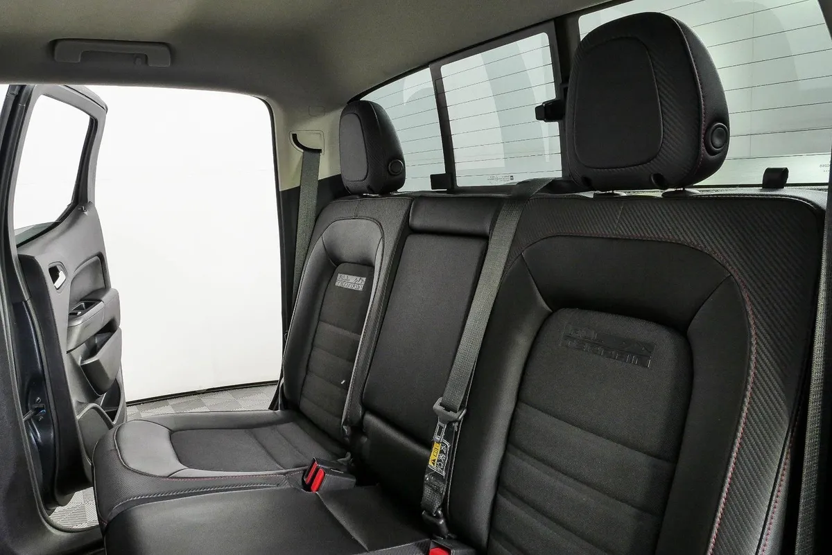 2016 GMC Canyon 4WD SLE thumbnail 18