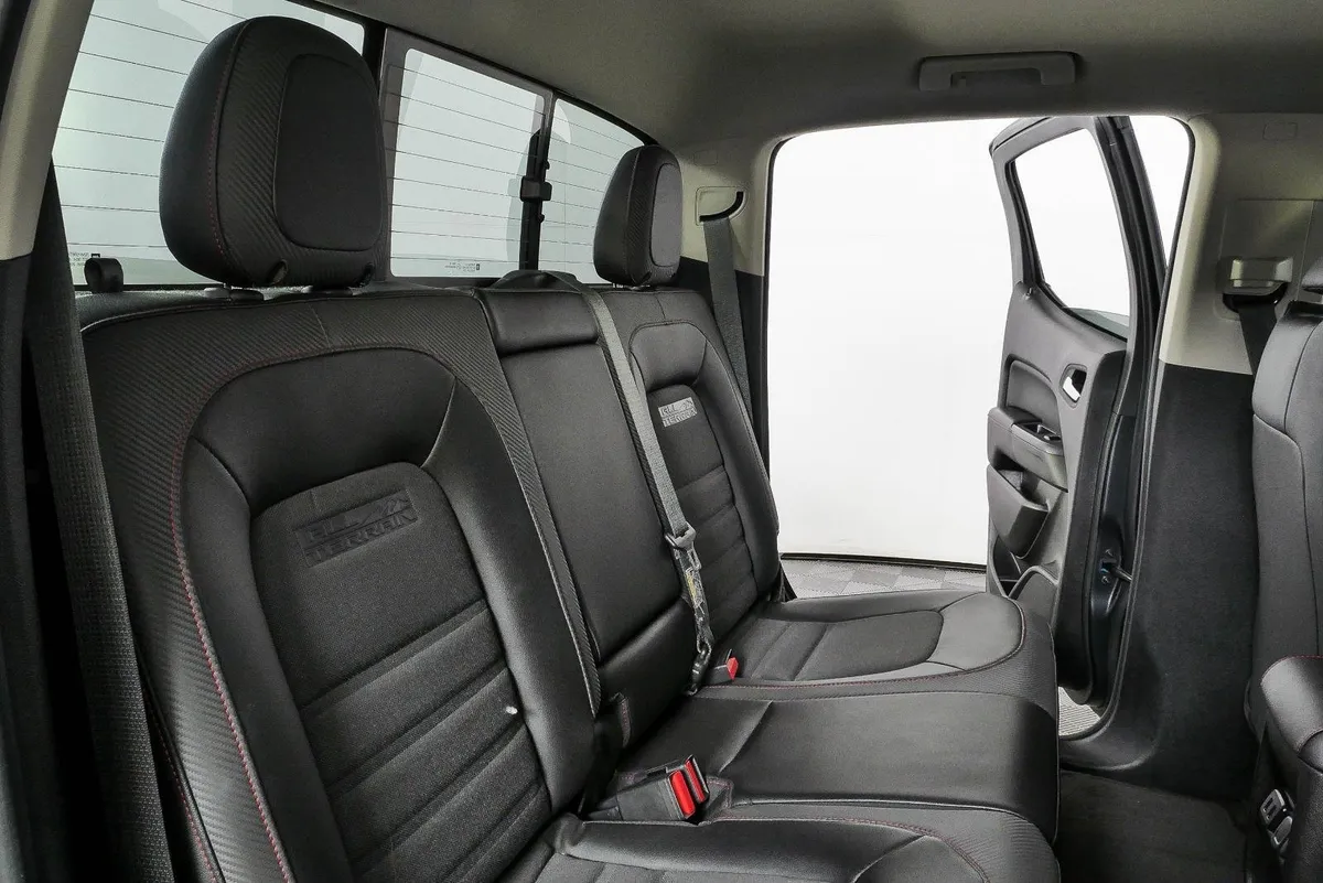 2016 GMC Canyon 4WD SLE thumbnail 19