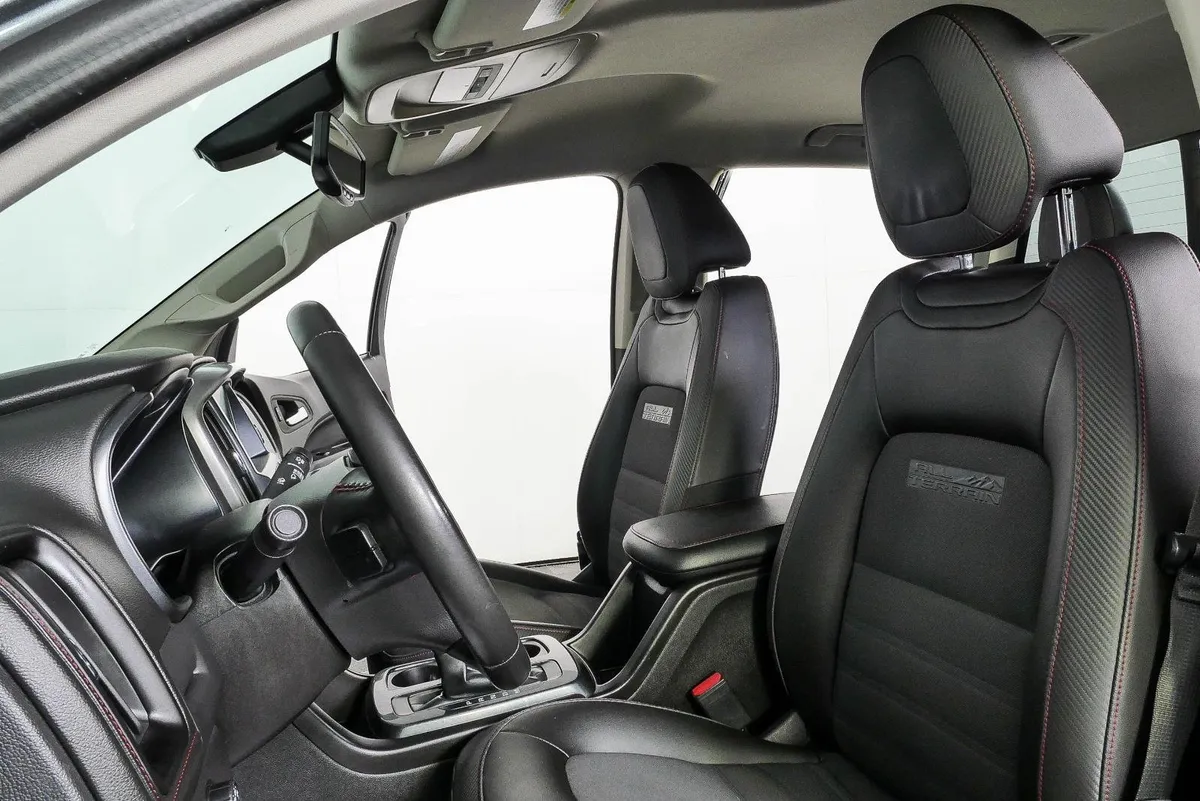 2016 GMC Canyon 4WD SLE thumbnail 5