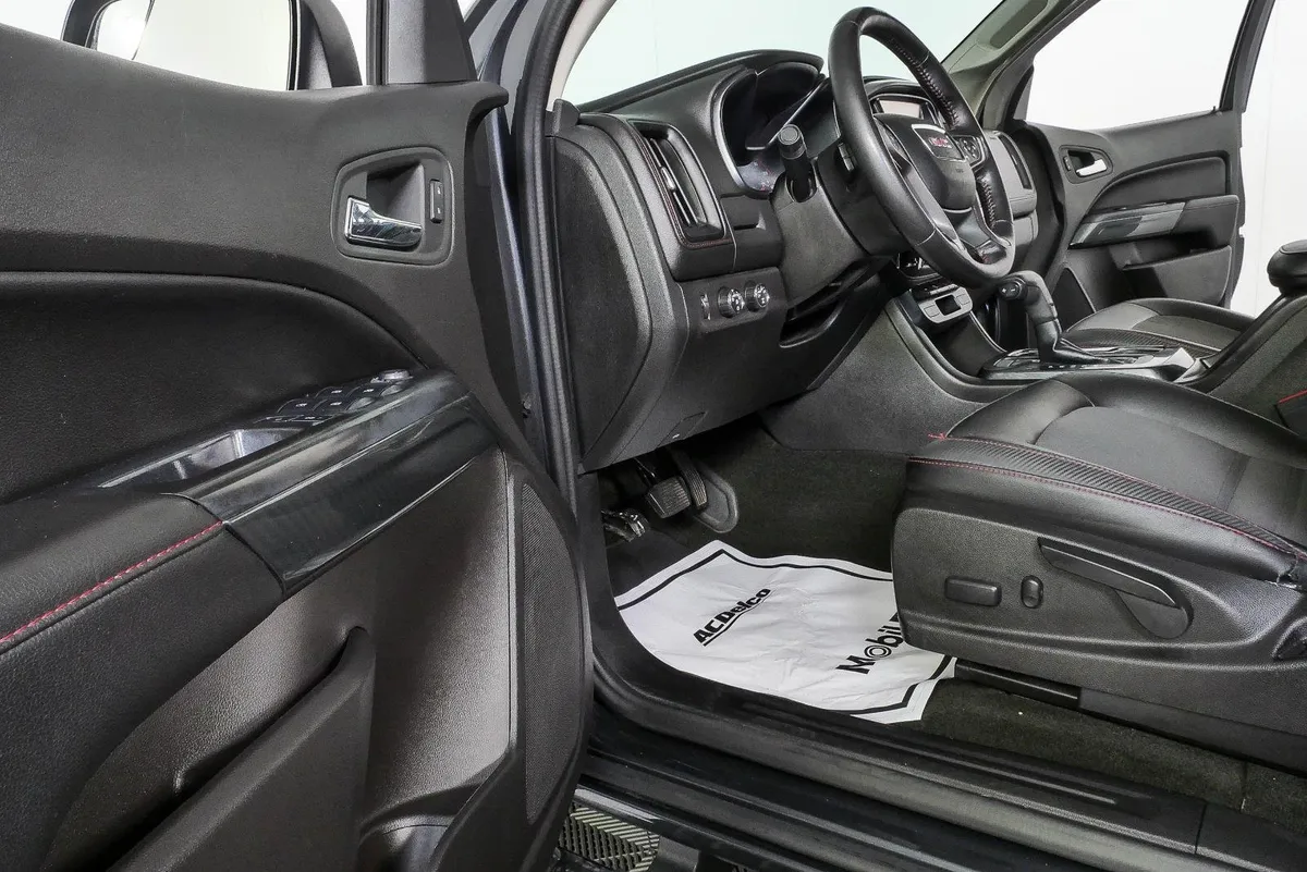 2016 GMC Canyon 4WD SLE thumbnail 7