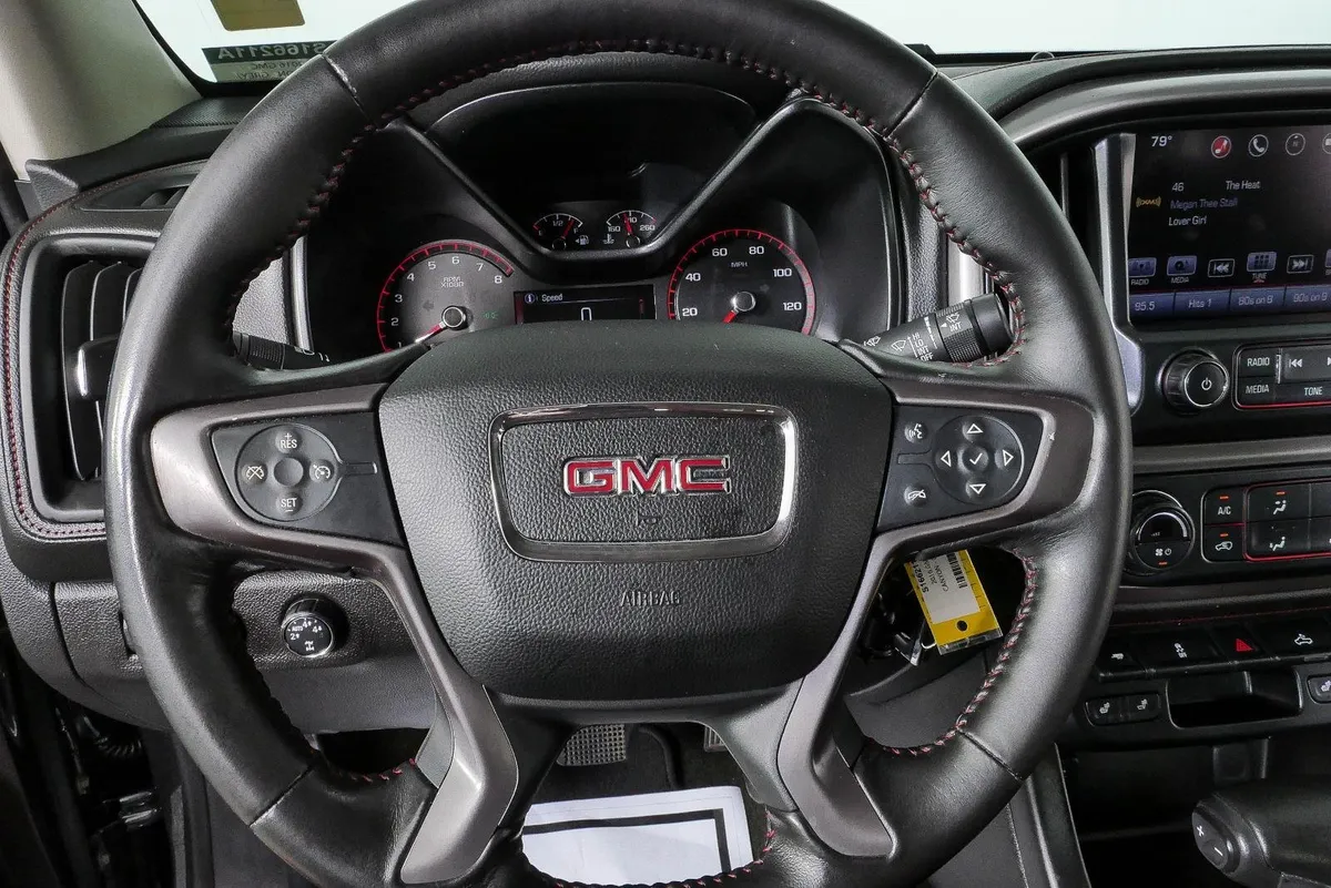2016 GMC Canyon 4WD SLE thumbnail 8