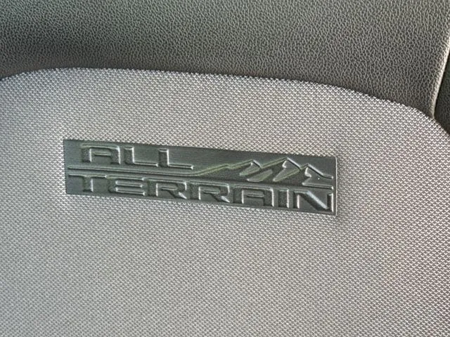 2016 GMC Canyon SLE thumbnail 14
